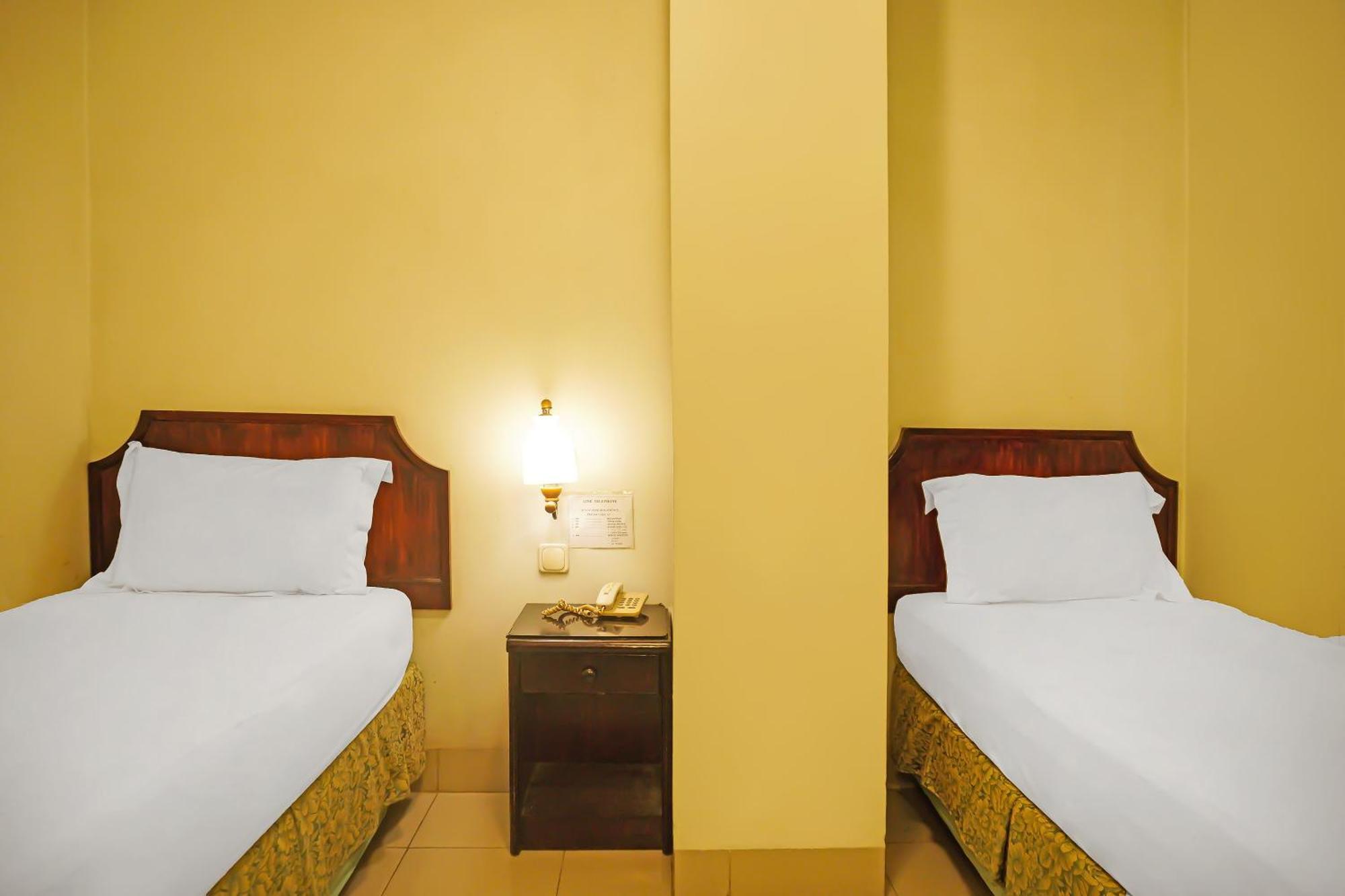 פאלמבאנג Super Oyo Collection O 92690 Hotel Limas מראה חיצוני תמונה